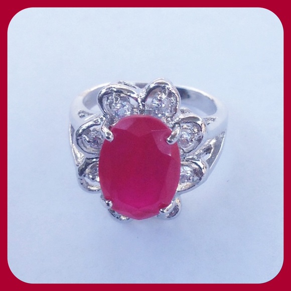 Jewelry - SS Rubine & Crystals Ring